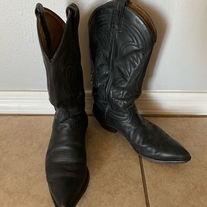 Black Tony Lama cowboy boots